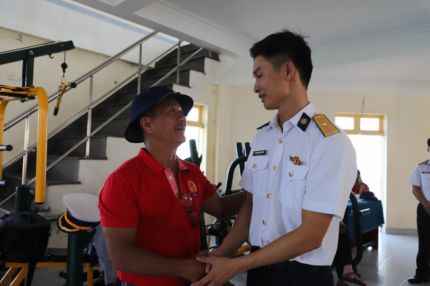 Tập đoàn Dầu khí Việt Nam thăm, động viên cán bộ chiến sĩ, người dân tại huyện đảo Trường Sa và Nhà giàn DK1/9 – Ba Kè